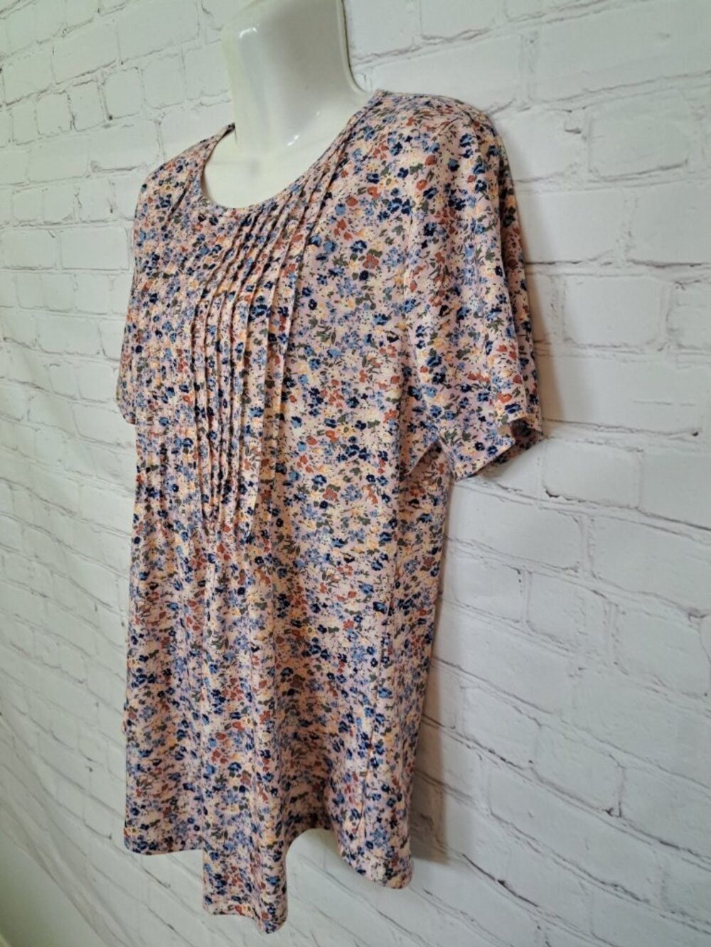 Fantaslook Floral Print Pleated Tunic Top Size Medium - Picture 2 of 9